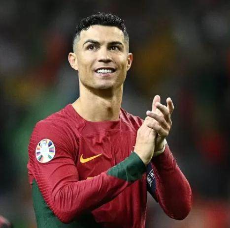 博鱼电竞首页-压克圣贝皇 C罗是最伟大欧洲球员 梅西是世界最佳