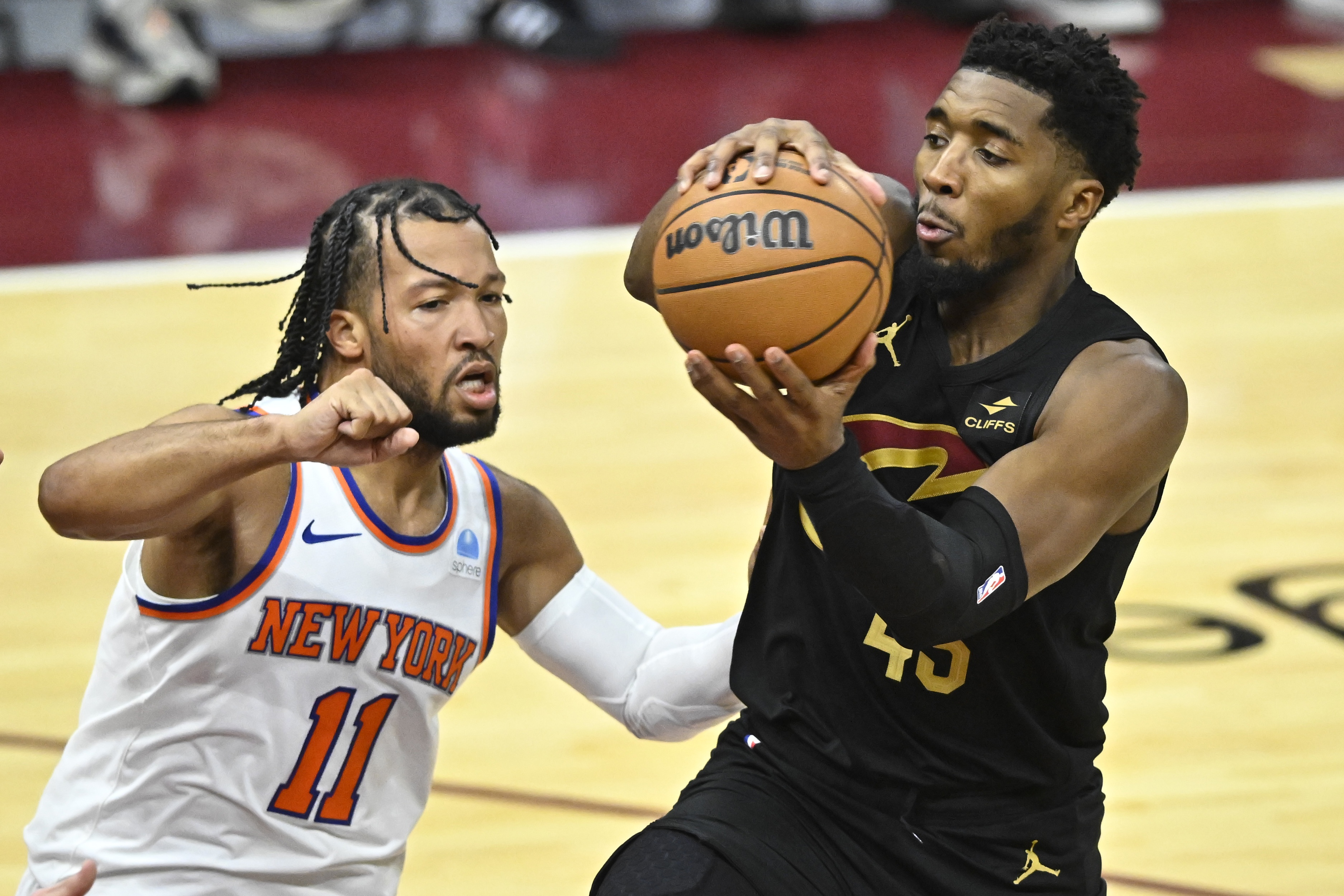 博鱼电竞首页-越发激烈~东部第3尼克斯输给雷霆 没比赛的骑士将胜场差缩小到1个